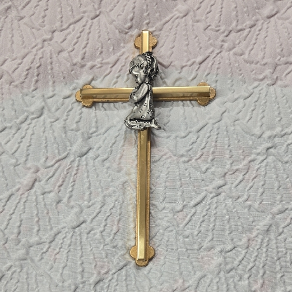Vintage Camco Praying Girl Children’s Cross Crucifix Gold Pewter Wall Hanging